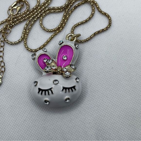 NECKLACE! Betsey Johnson Rhinestone & White Bunny Pendant BNWT - Picture 3 of 7